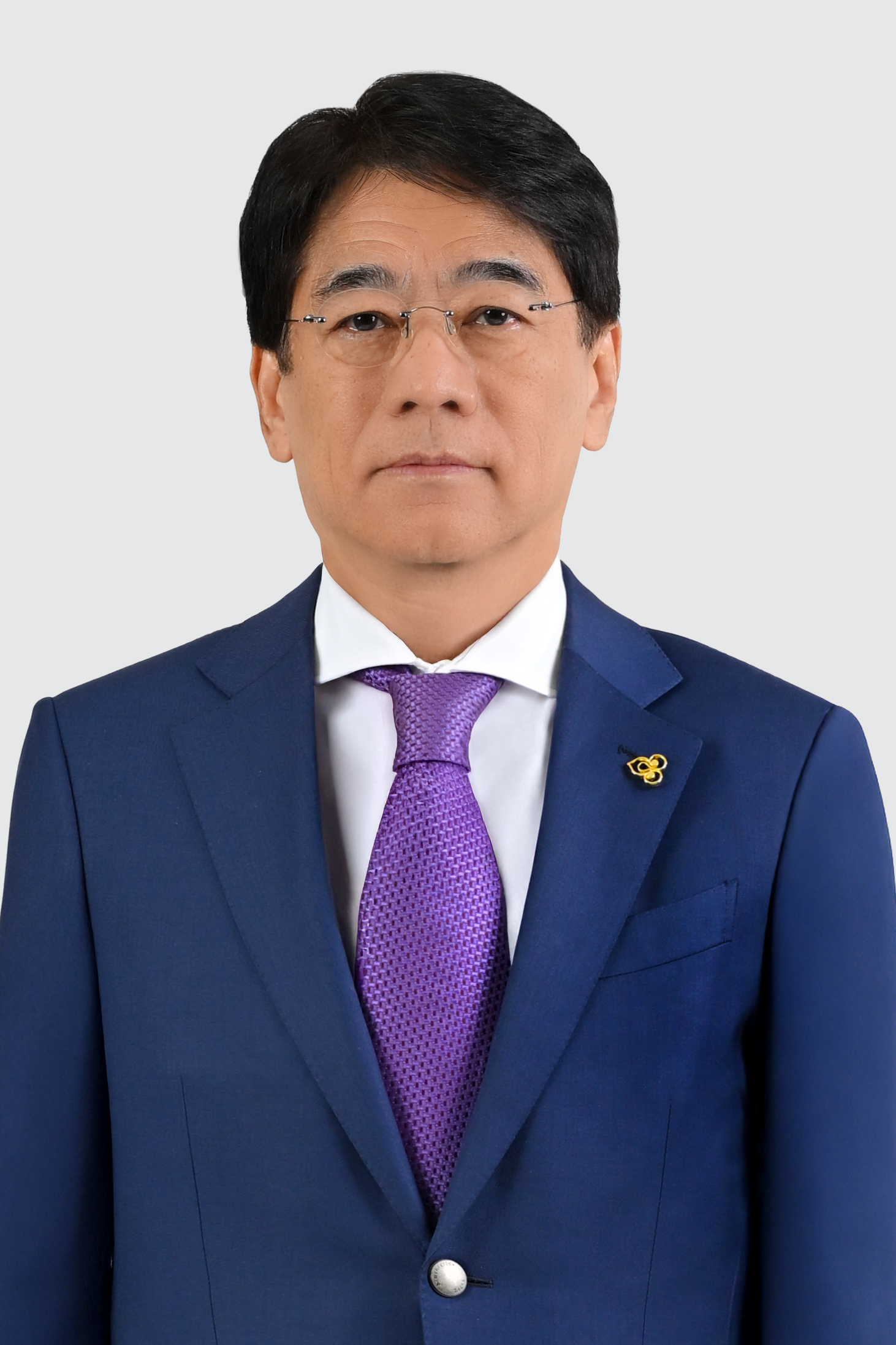 MR. VACHARA TUNTARIYANOND